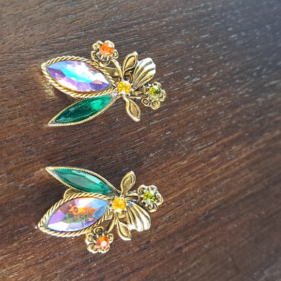 Vintage Clip Earrings Multicolored Multidimensional 1" - Picture 2 of 10